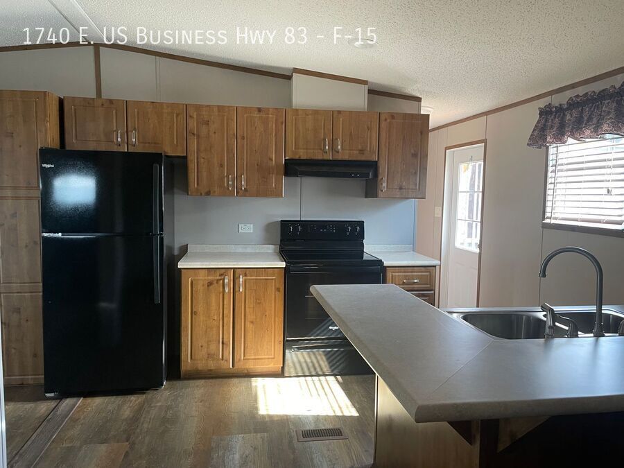 Primary Photo - 1740 W Business Hwy 83
