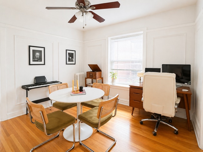 Building Photo - 441 W Oakdale Ave