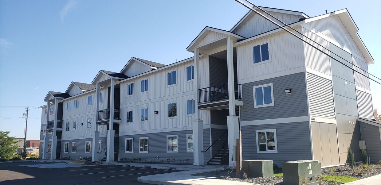 Fiske Apartments 1606 N Fiske St Spokane, WA