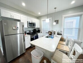 Building Photo - 147 Boston St