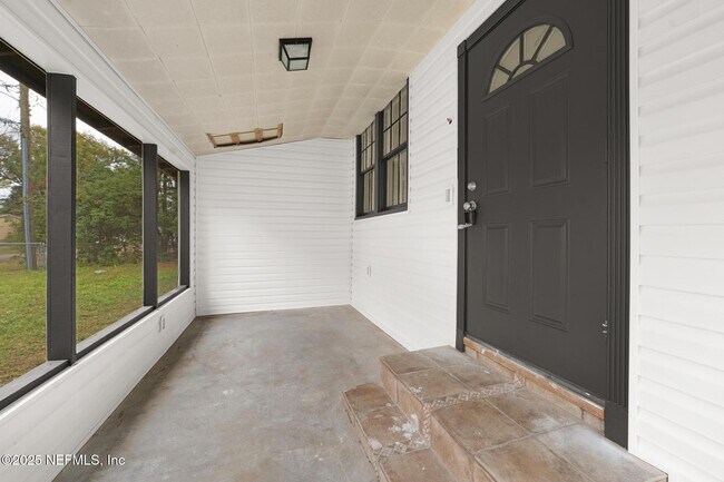 Building Photo - 1035 Odessa Dr E