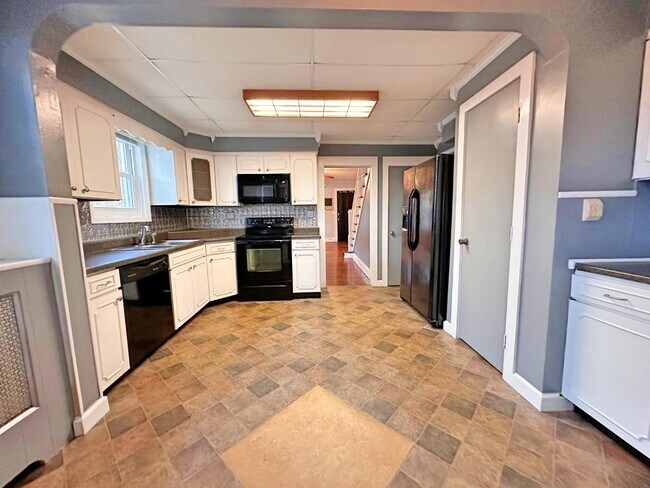 Building Photo - 303 Leavy Ave