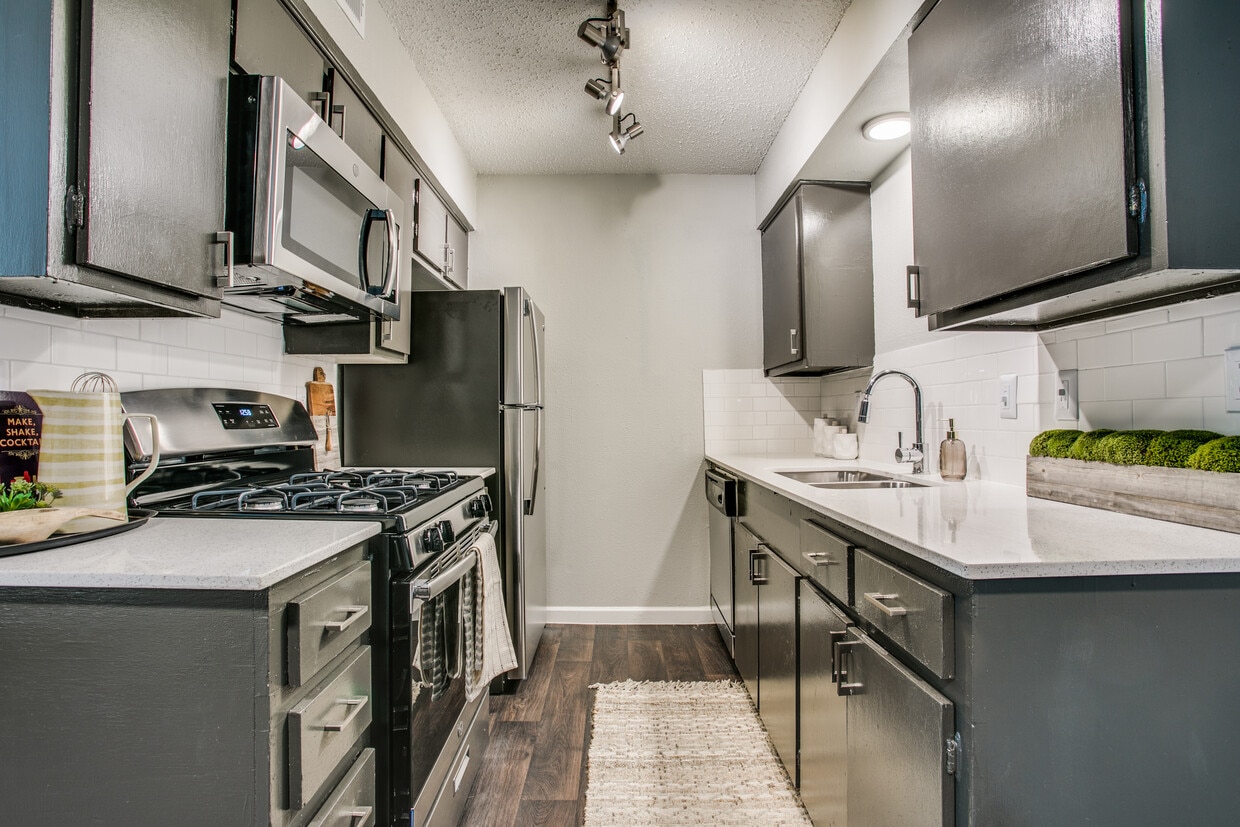 The Ruston Apartments in Saginaw, TX