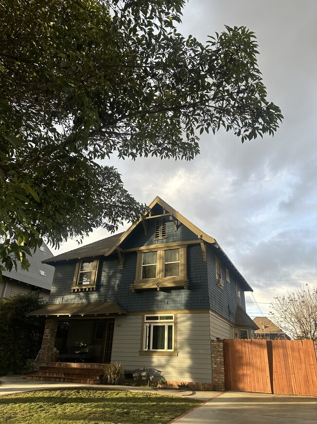 Building Photo - 1727 24th W St
