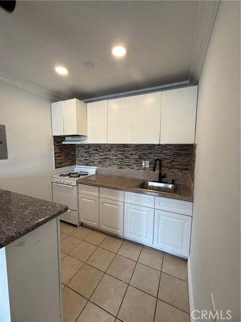 Foto del edificio - 9031 Phyllis Ave