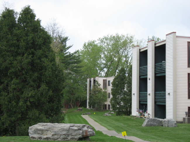 Building Photo - Greenwich Manor Apartments