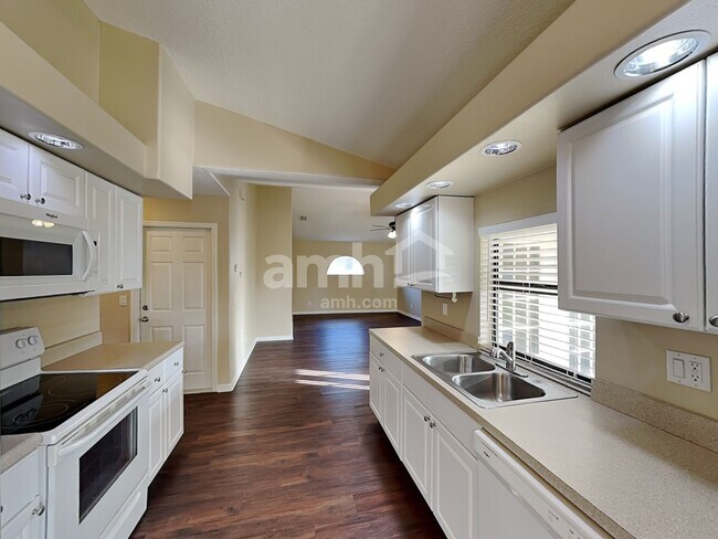 Foto del edificio - 6244 34th Pl E