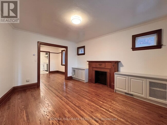 Building Photo - 524 Eglinton Ave E