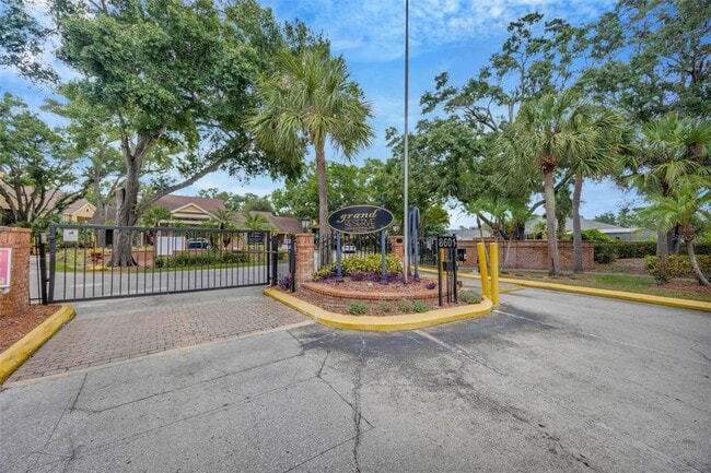 Building Photo - 8647 Mallard Reserve Dr