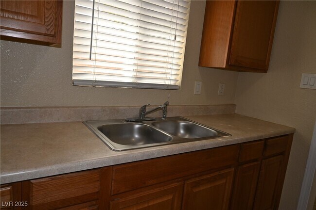 Foto del edificio - 320 N 16th St