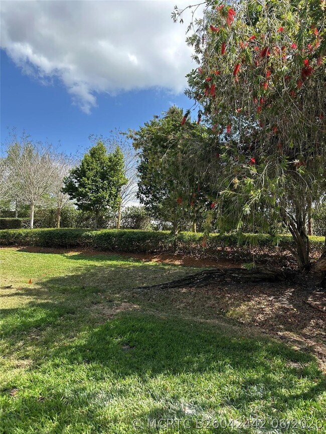 Foto del edificio - 310 Racquet Club Rd