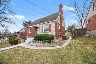 Building Photo - 4765 Hardwick Dr