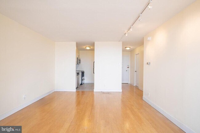 Building Photo - 224-30 W Rittenhouse Square