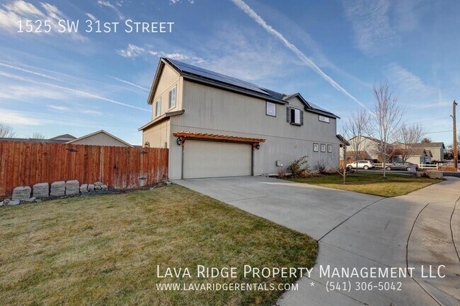 Building Photo - 1525 SW 31st St