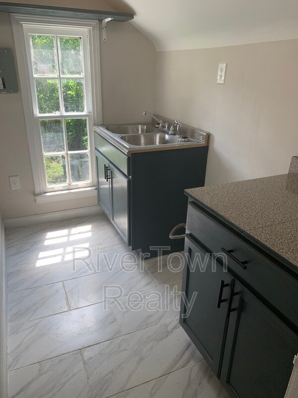 Photo - 2597 Kimball Ave House