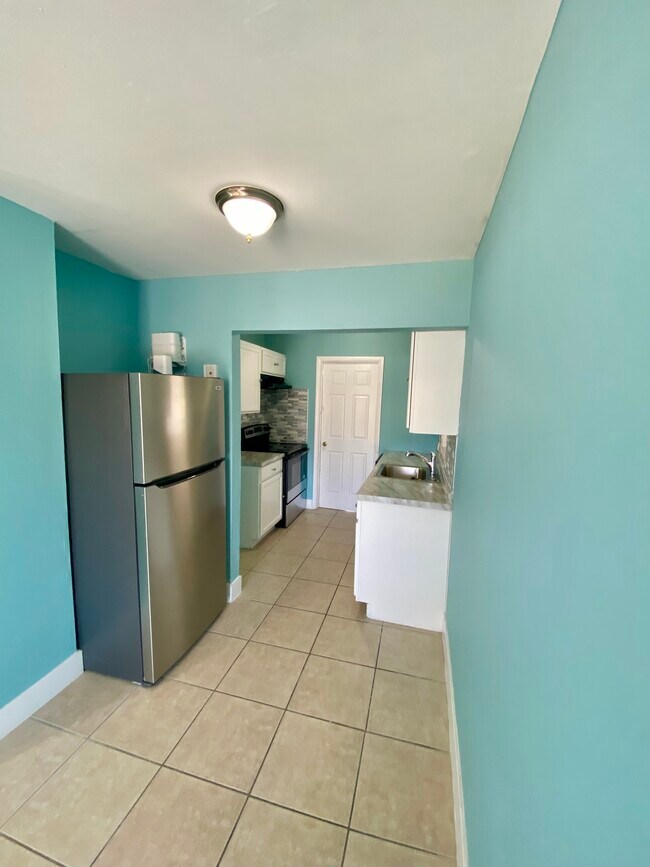 Foto del edificio - 5611 NW 15th St