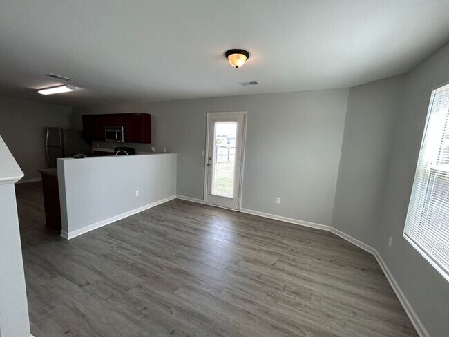 Foto del edificio - 3214 Castlecreek Dr SW