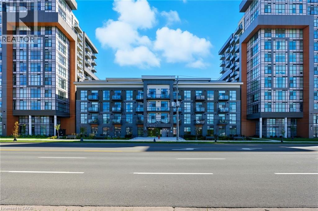 Primary Photo - 450 Dundas St E