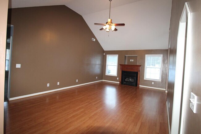 Building Photo - 280 Trillium Ln