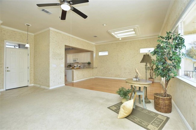 Building Photo - 111 Purple Sage Dr