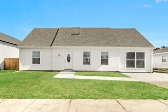 Building Photo - 3832 Ole Miss Dr