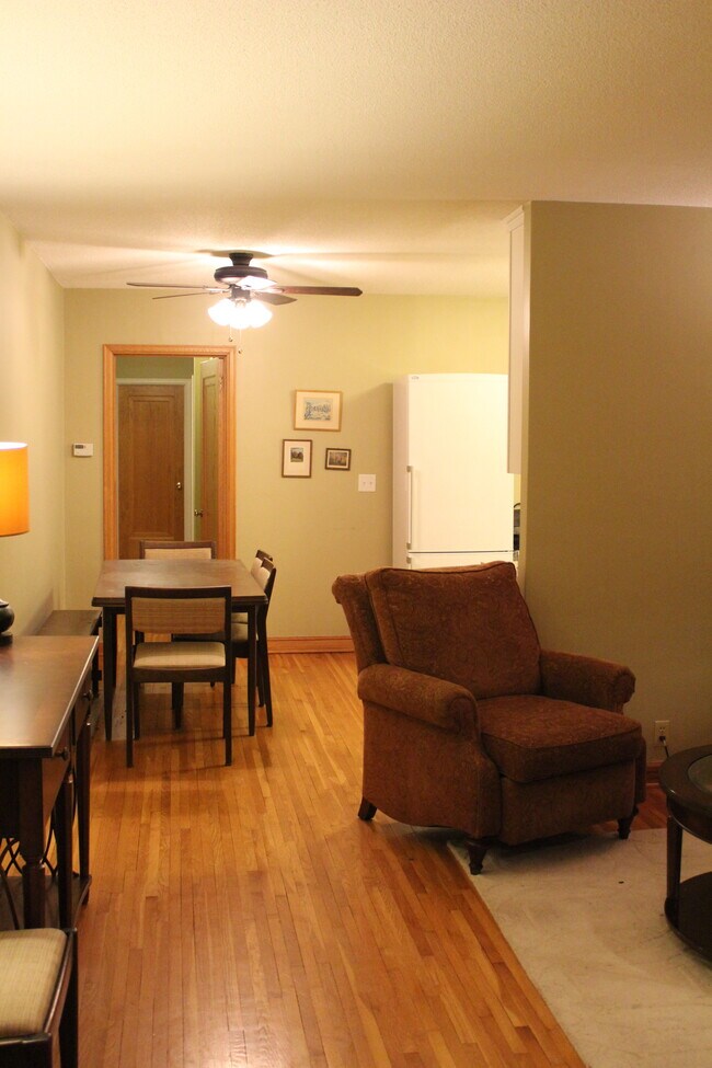 Comida - 5331 Portland Ave