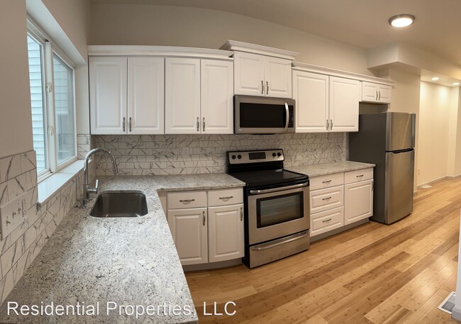 Building Photo - 2 br, 1.5 bath House - 412 Sample Street