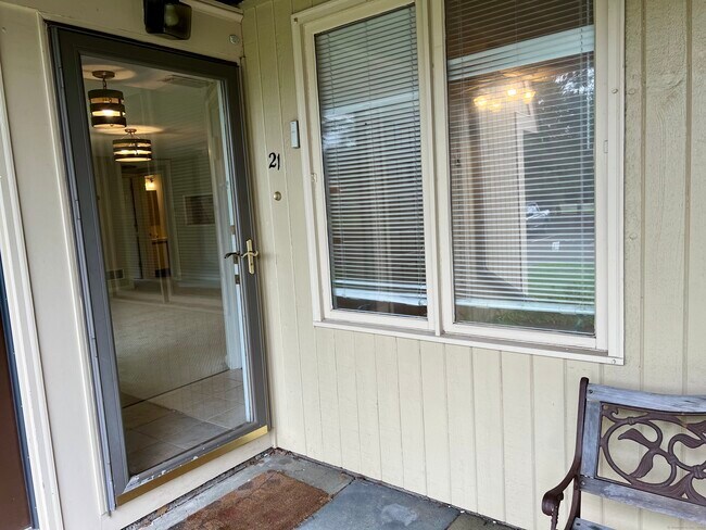 Foto del edificio - 21 Little Oak Ln