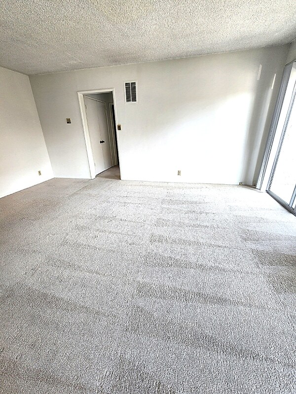 Foto principal - 10550 Eastborne Ave
