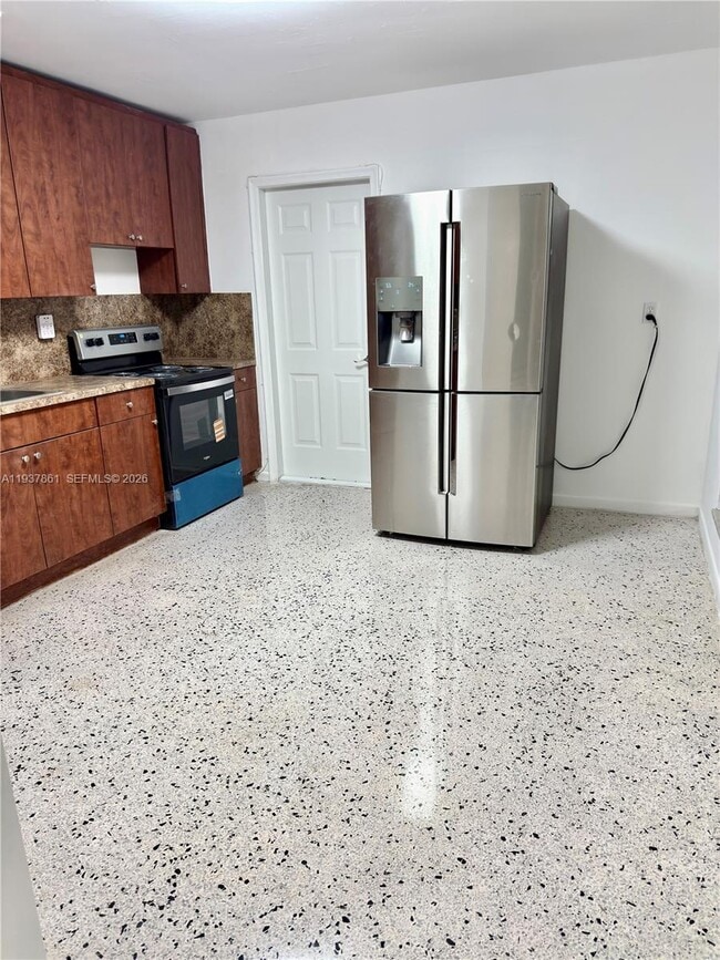 Foto del edificio - 1141 NW 32nd Ave