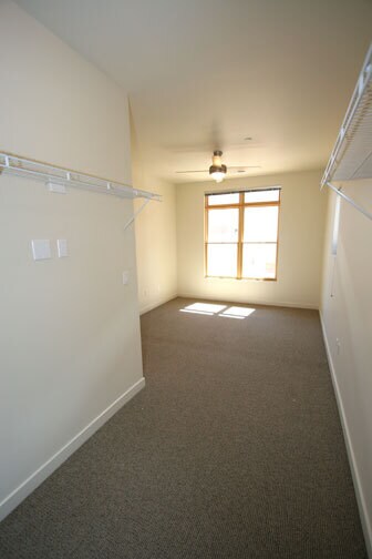 Foto del edificio - 323 Belvedere Ave SW