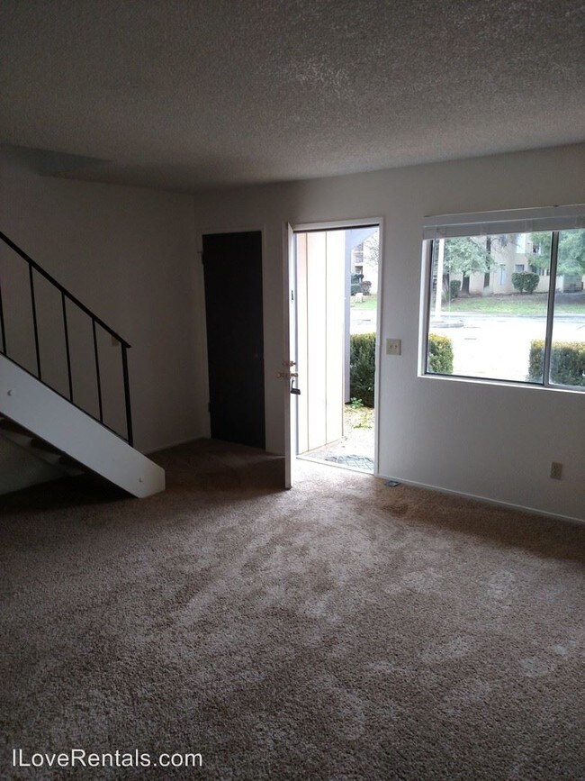Building Photo - 3 br, 2 bath House - 1181 E 22nd Street
