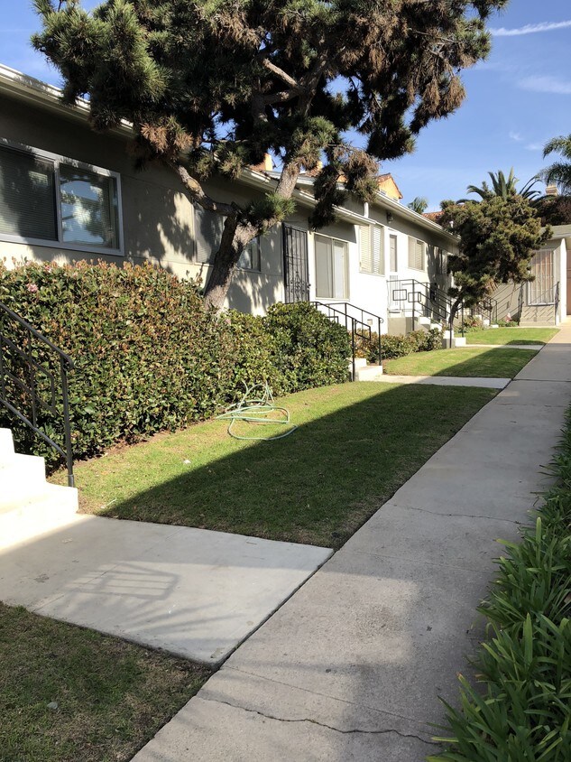 Primary Photo - 2506 Aviation Blvd