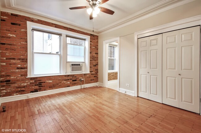 Building Photo - 3606 N Pine Grove Ave