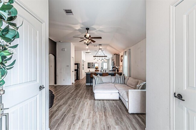 Foto del edificio - 24015 Shumard Grove Ln