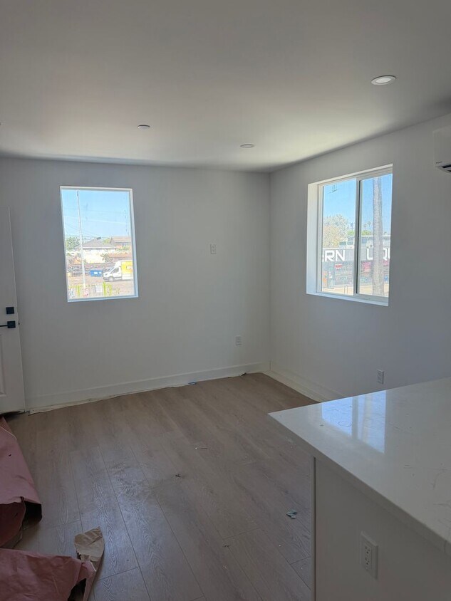 Foto del edificio - 8110 S Avalon Blvd