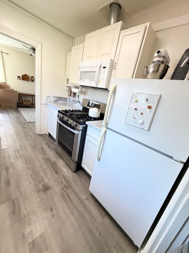 Building Photo - Adorable North Park 1 Bedroom with Parking