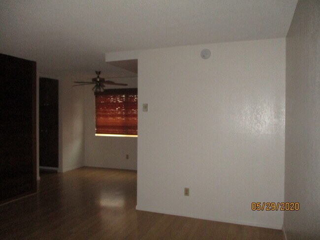 Building Photo - 3985 Riviera Dr