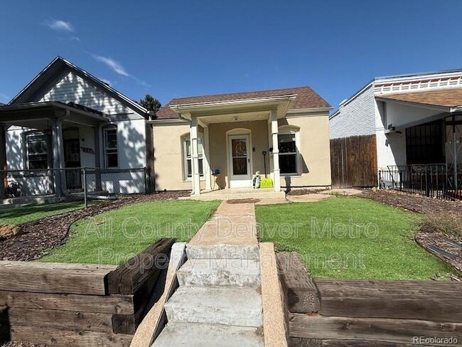 Photo - 831 Elati St House