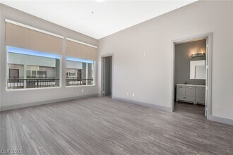 Building Photo - 2775 W Pebble Rd