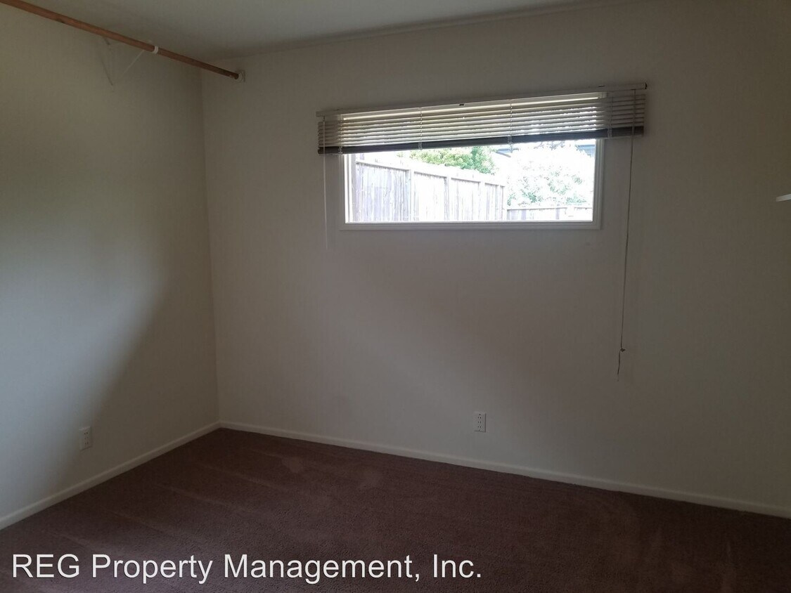 Foto del edificio - 136-136 Stenner St