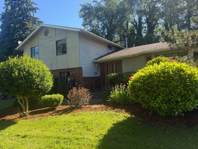 Foto del edificio - Large Mount Vernon Home on Acreage
