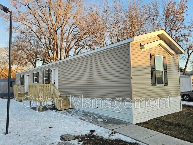 Building Photo - 725 S 12th St
