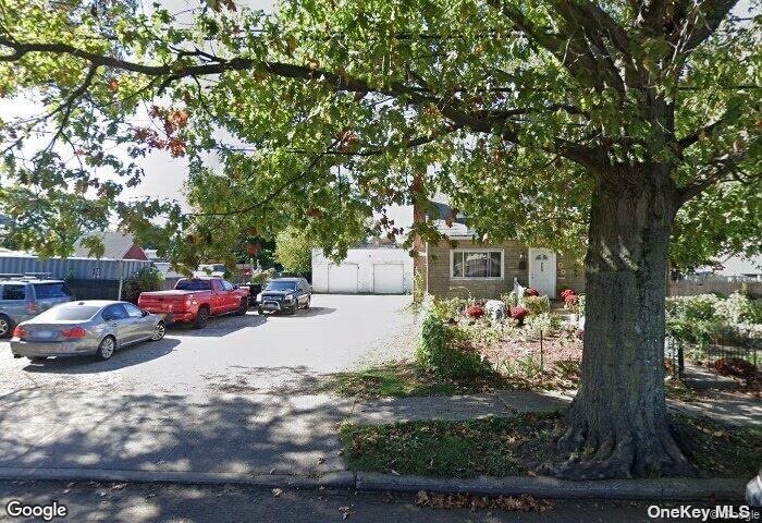 Primary Photo - 283 Oak St