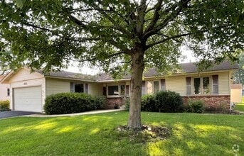Building Photo - 112 Braemar Dr