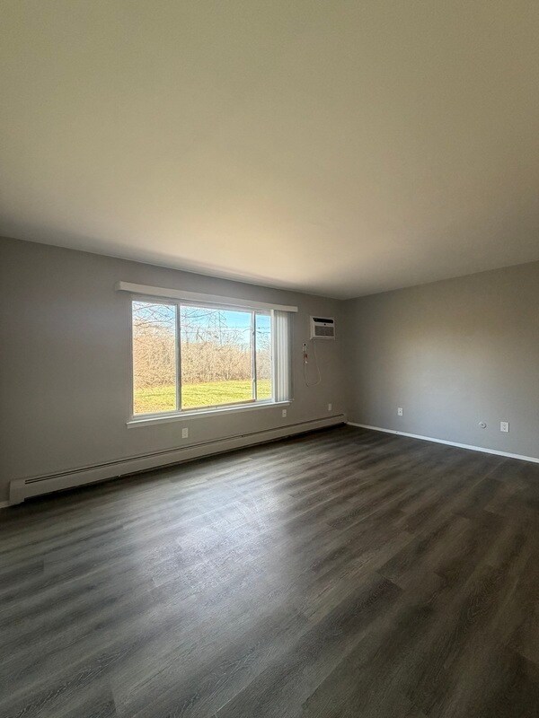 Foto del edificio - 18646 Van Horn Rd