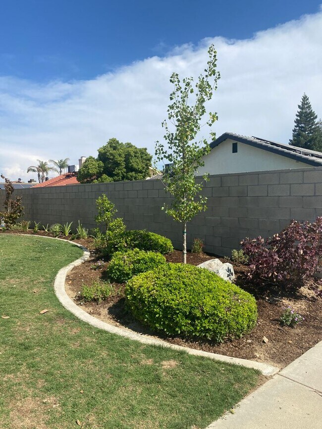 Foto del edificio - Gorgeous 3 Bedroom 2 Bath Home