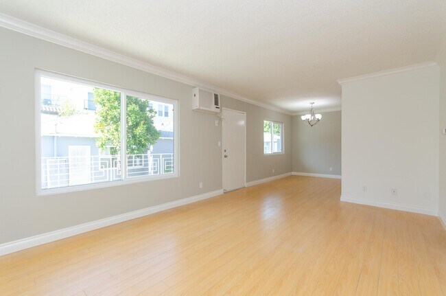 Foto del edificio - 4053 Irving Pl