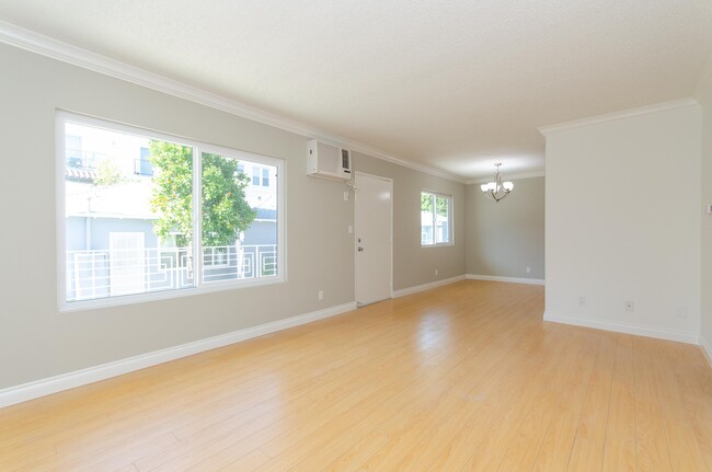 Building Photo - 4053 Irving Pl