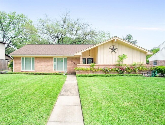 Foto del edificio - 614 Bendwood Dr